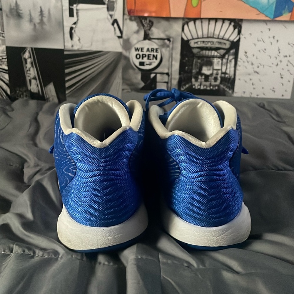 Men’s Basketball Shoes